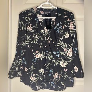 2/$25 NWT Papillon Floral Blouse